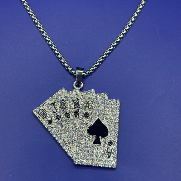 Silver tone iced out 3A CZ big royal flush card pendant chain included - Picture 2 of 4